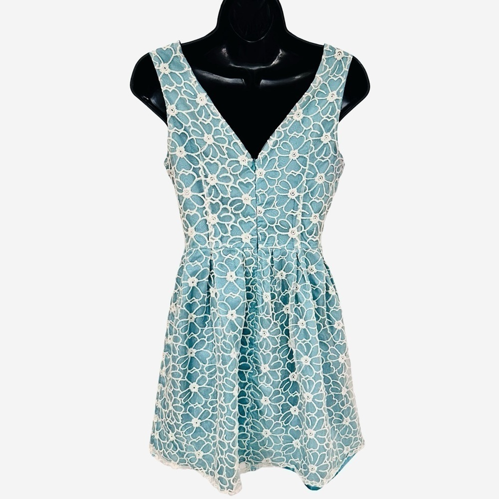 Francesca's Whisper Mini Dress White Floral Lace Overlay Mint Teal Lining Small - Picture 3 of 11